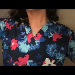 Wonder Flex floral scrub top